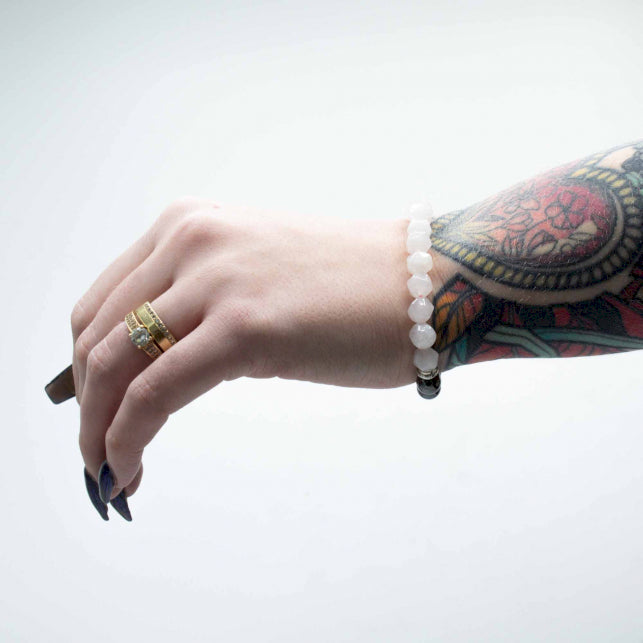 Pulsera Magnética con Cuarzo Blanco Tallado